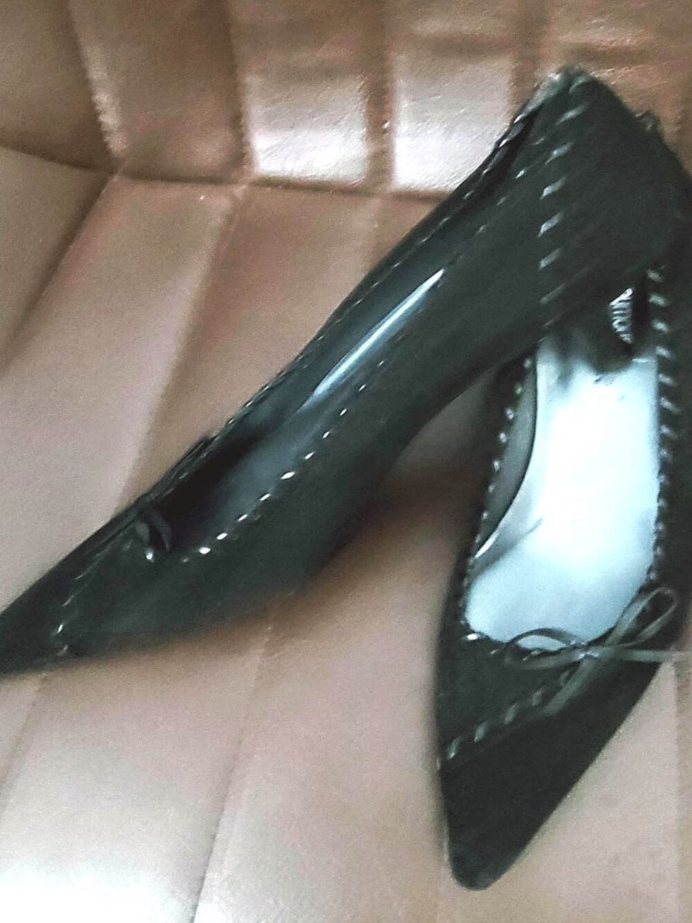 Stuart Weitzman For Mr. Seymour Women's black suede kitten heel pump 10 AA